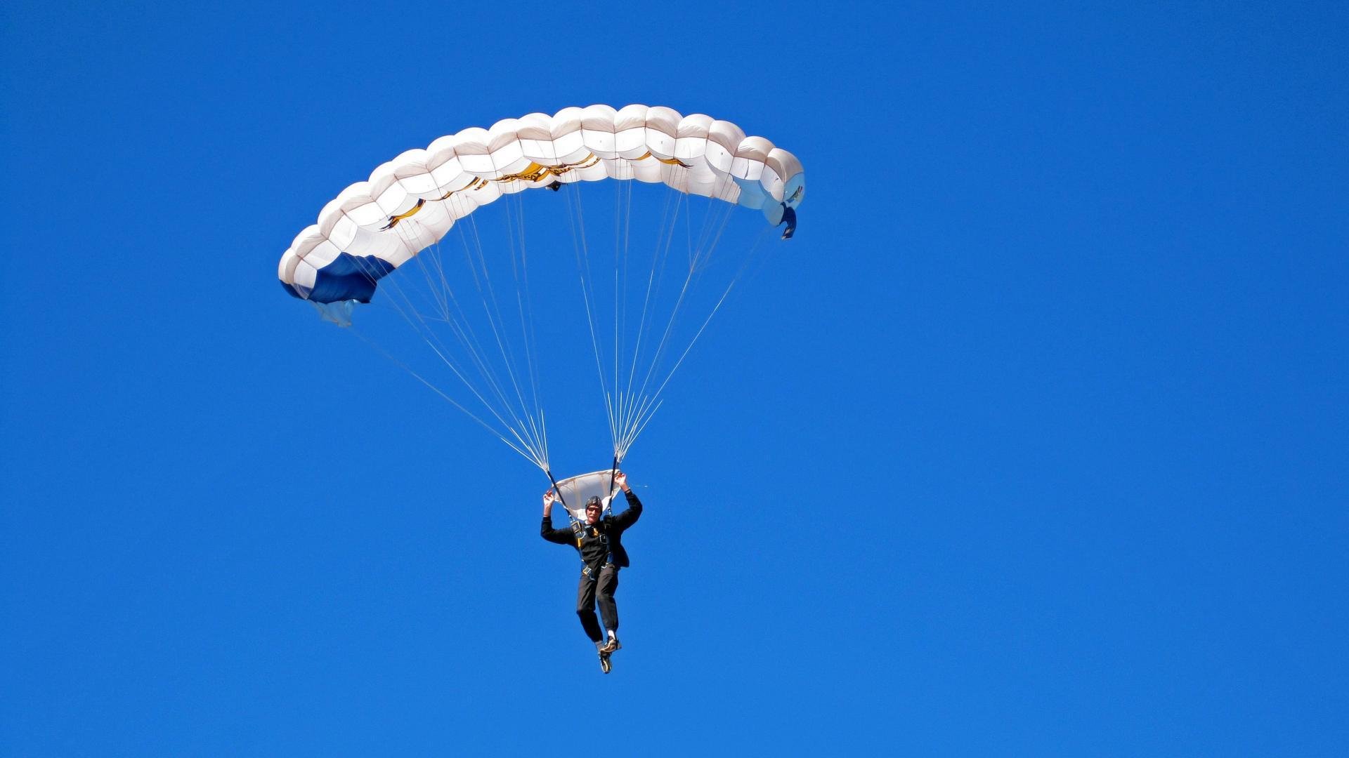 黄蜂掀翻国王，霍勒迪成为关键先生