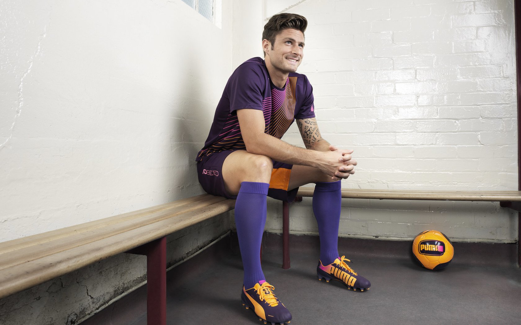 绿茵场上的红发巫师，迪巴拉如何主宰爱尔兰对阵美国的友谊赛