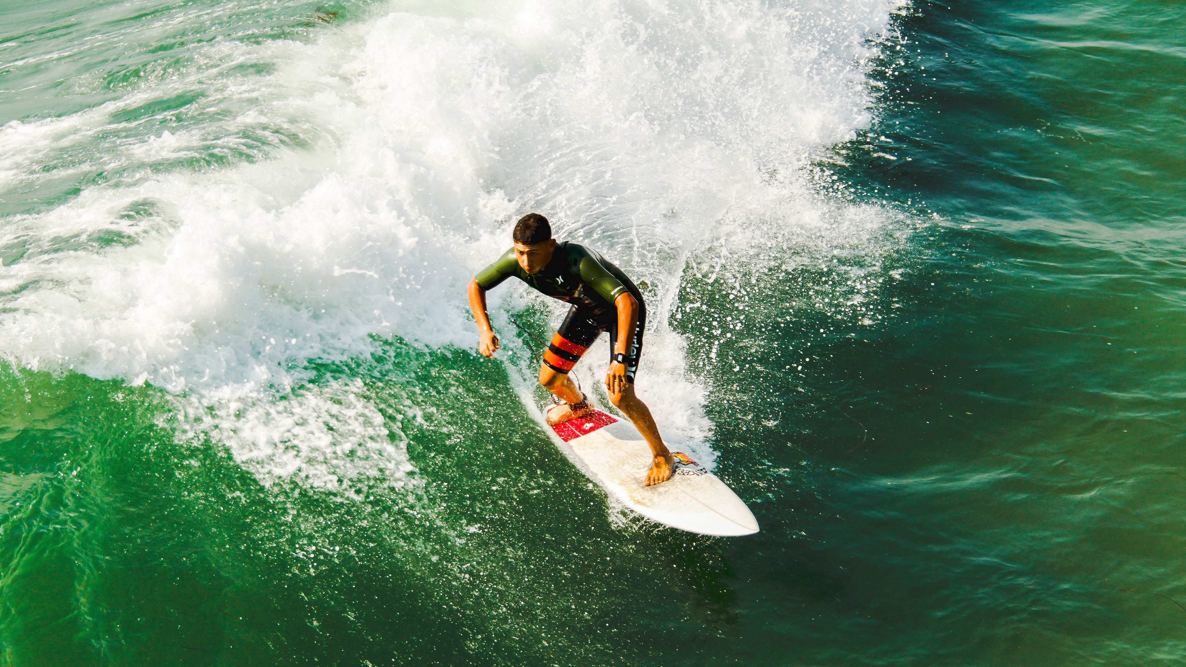 硬仗淬炼真金，葡萄牙险胜波兰，努涅斯持续杀伤成破局关键